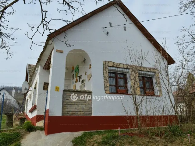 Eladó ház Decs 62 nm