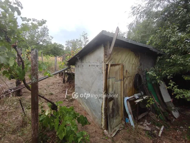 Eladó telek Szekszárd 995 nm