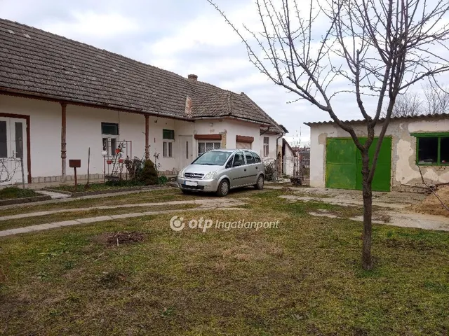 Eladó ház Tamási 106 nm