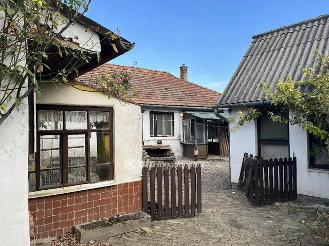 Eladó ház Szekszárd 93 nm