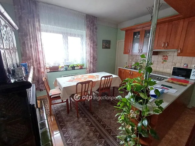 Eladó ház Baja 140 nm