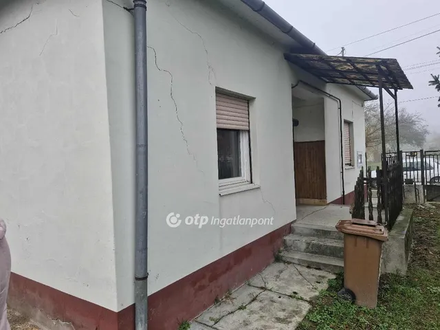 Eladó ház Madocsa 100 nm