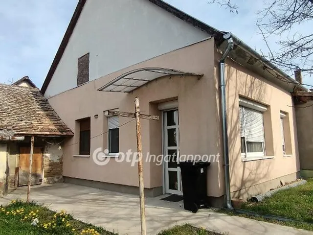 Eladó lakás Tolna 44 nm