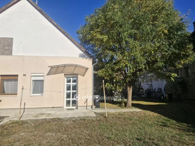 Eladó lakás Tolna 44 nm