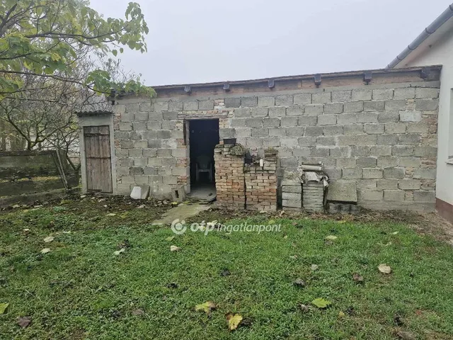 Eladó ház Madocsa 100 nm