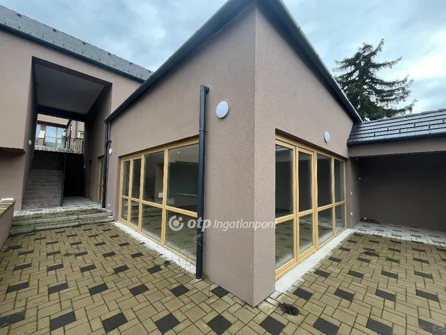 Eladó lakás Szekszárd 147 nm