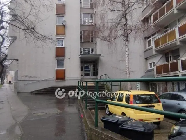 Eladó kereskedelmi és ipari ingatlan Szekszárd 50 nm