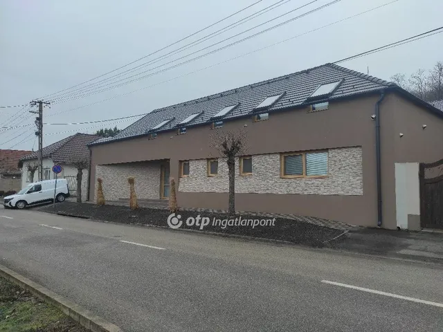 Eladó lakás Szekszárd 77 nm