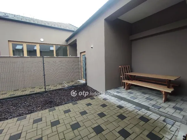 Eladó lakás Szekszárd 77 nm