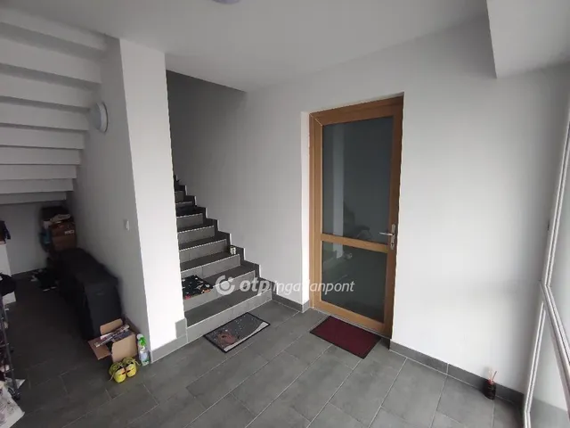 Eladó lakás Szekszárd 77 nm