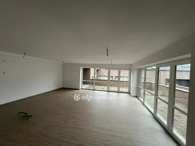 Eladó lakás Szekszárd 147 nm