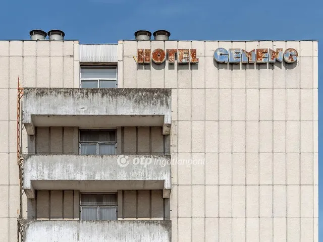 Eladó kereskedelmi és ipari ingatlan Szekszárd 6023 nm