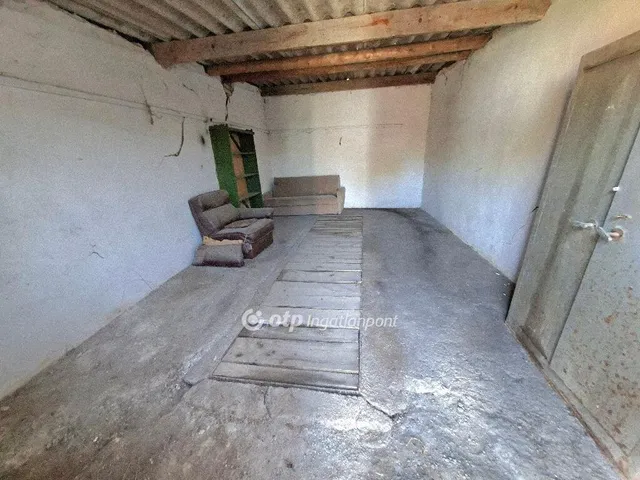 Eladó garázs Szekszárd 16 nm