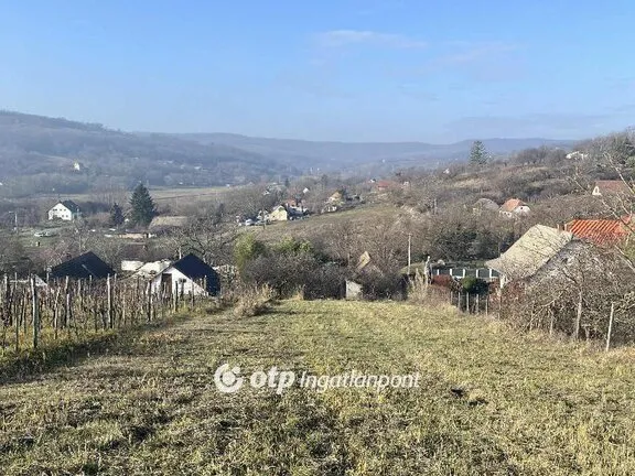 Eladó telek Szekszárd 1934 nm