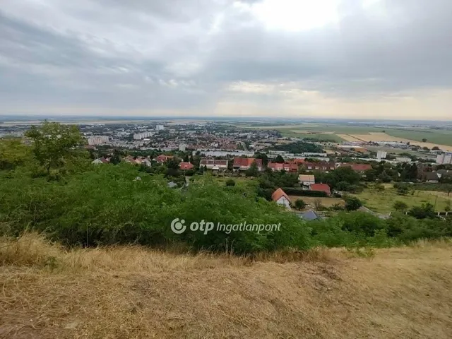 Eladó telek Szekszárd 1858 nm