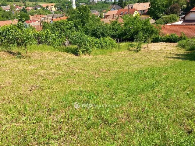Eladó telek Szekszárd 900 nm