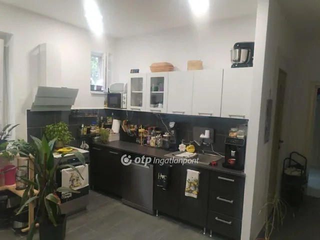 Eladó lakás Komló 60 nm