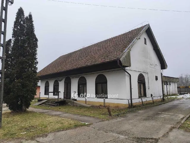 Eladó kereskedelmi és ipari ingatlan Vízvár 720 nm