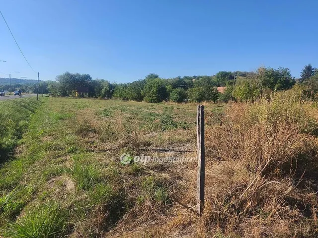 Eladó telek Szekszárd 2674 nm