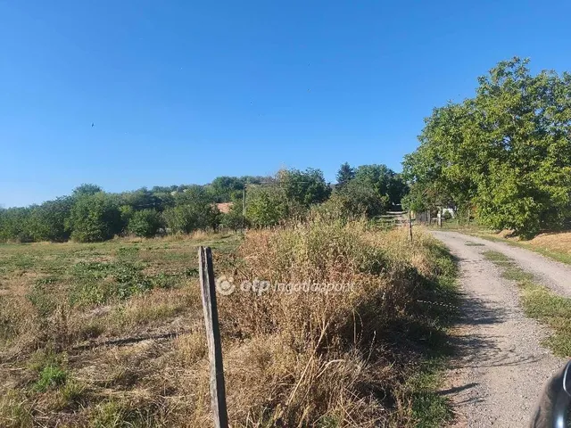 Eladó telek Szekszárd 2674 nm
