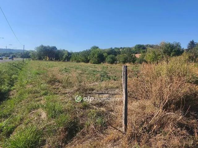 Eladó telek Szekszárd 2674 nm