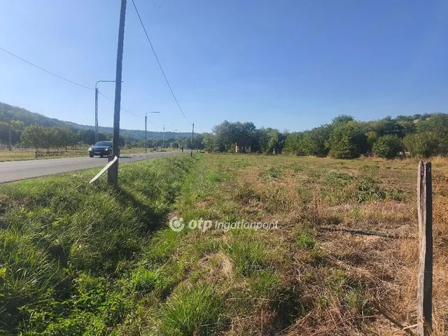 Eladó telek Szekszárd 2674 nm