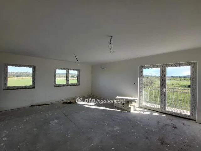 Eladó lakás Szántód 71 nm