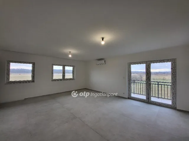 Eladó lakás Szántód 71 nm