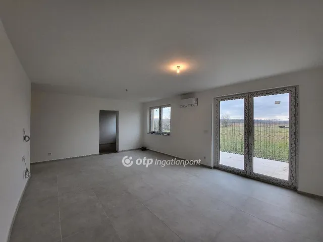 Eladó lakás Szántód 72 nm