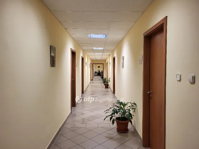 Kiadó kereskedelmi és ipari ingatlan Budapest XI. kerület 34 nm
