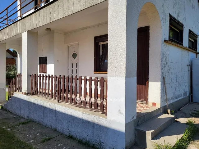 Eladó ház Tamási 62 nm