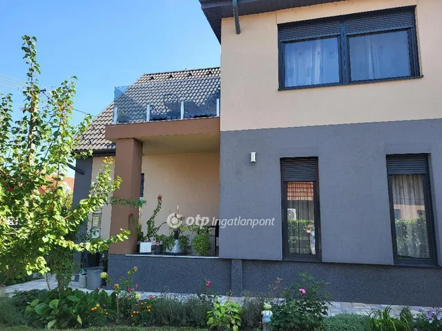 Eladó ház Balatonszárszó 210 nm