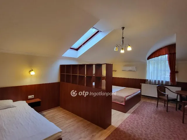 Eladó kereskedelmi és ipari ingatlan Siófok 570 nm