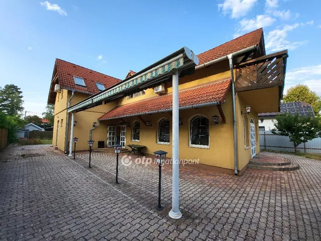 Eladó kereskedelmi és ipari ingatlan Siófok 260 nm