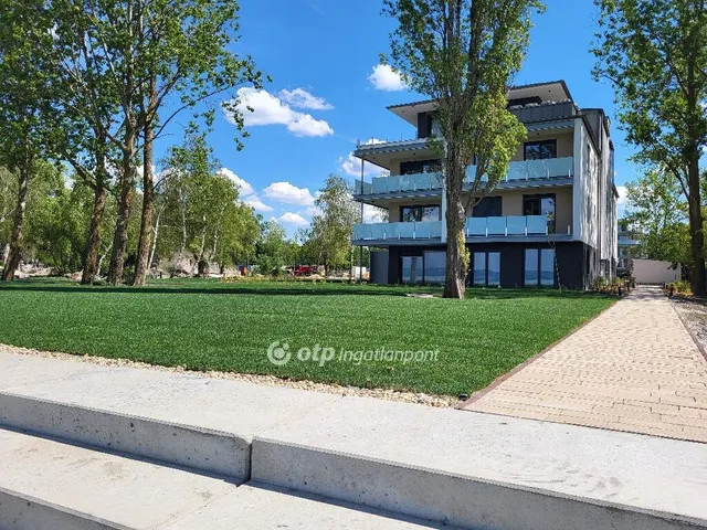 Eladó lakás Balatonszemes 89 nm