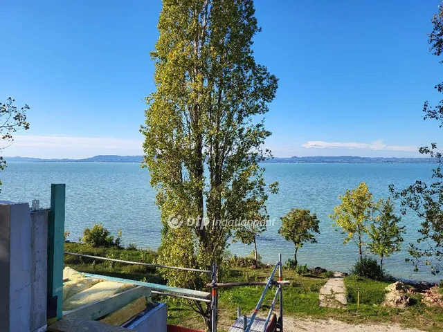 Eladó lakás Balatonszemes 64 nm
