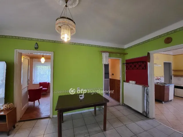 Eladó ház Tab 173 nm