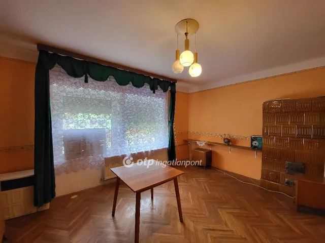 Eladó ház Tab 173 nm