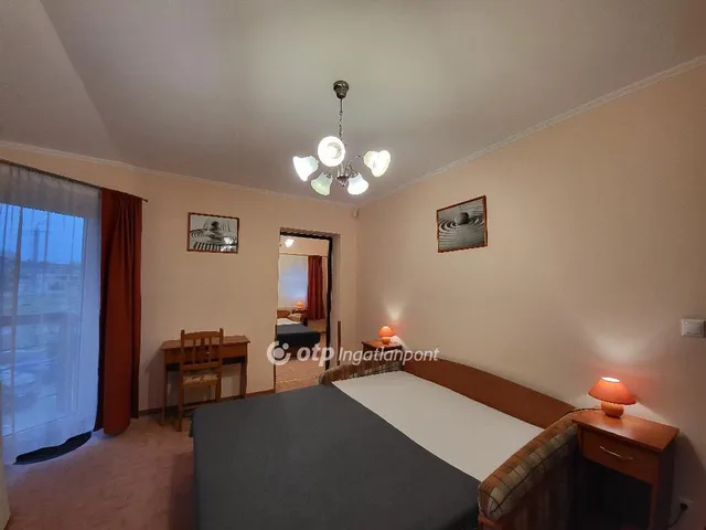 Eladó ház Balatonkenese 432 nm