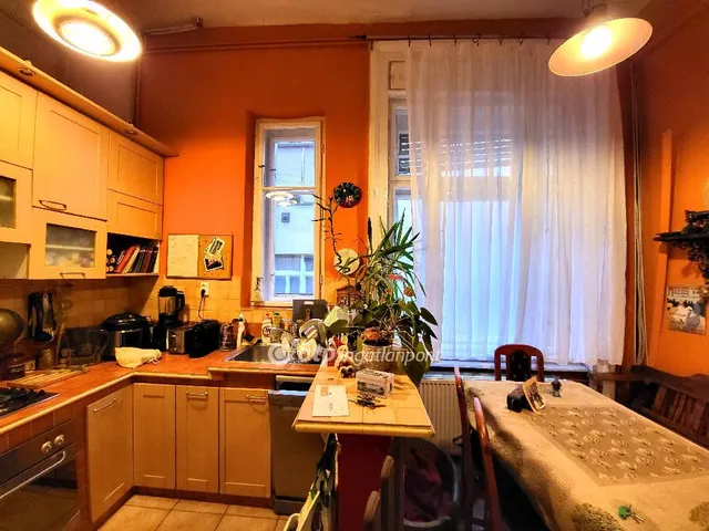 Eladó lakás Budapest II. kerület 83 nm