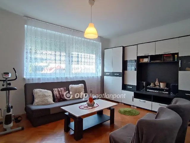 Eladó lakás Tab 68 nm