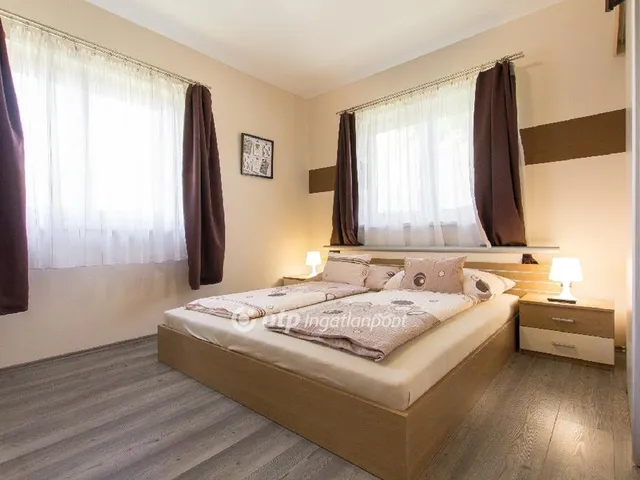 Eladó ház Balatonfenyves 285 nm