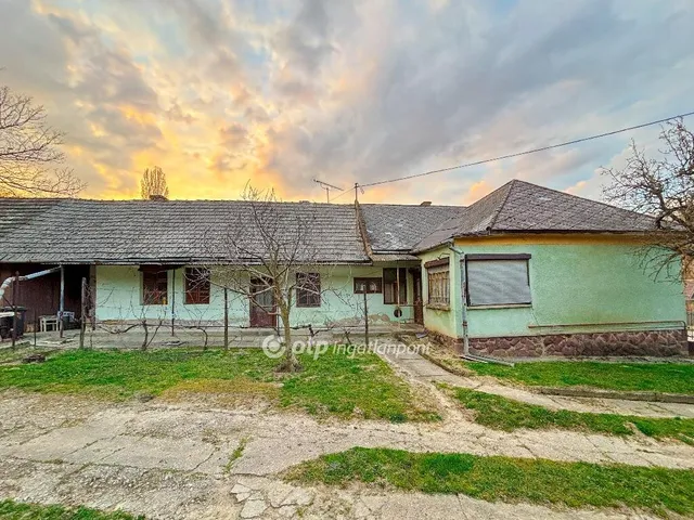 Eladó ház Magyarkeszi 77 nm