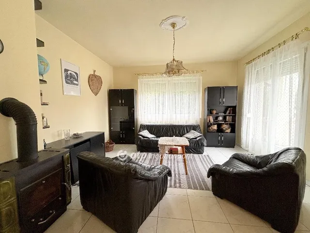 Eladó ház Balatonszemes 212 nm