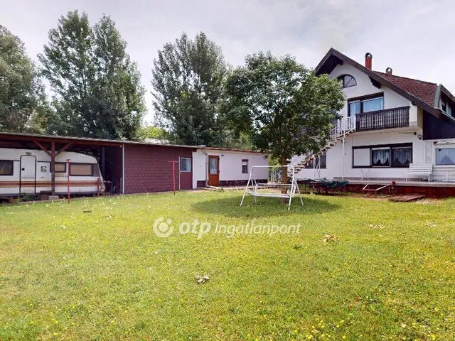 Eladó ház Balatonboglár 250 nm