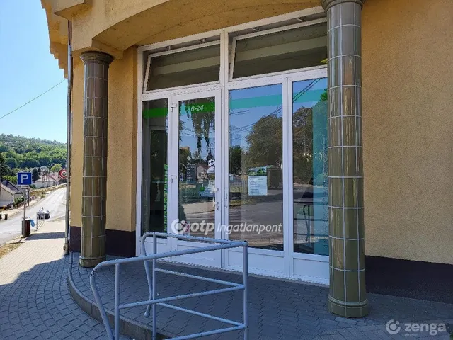Eladó kereskedelmi és ipari ingatlan Tab 90 nm