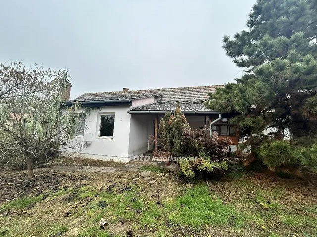Eladó ház Felsőnyék 123 nm