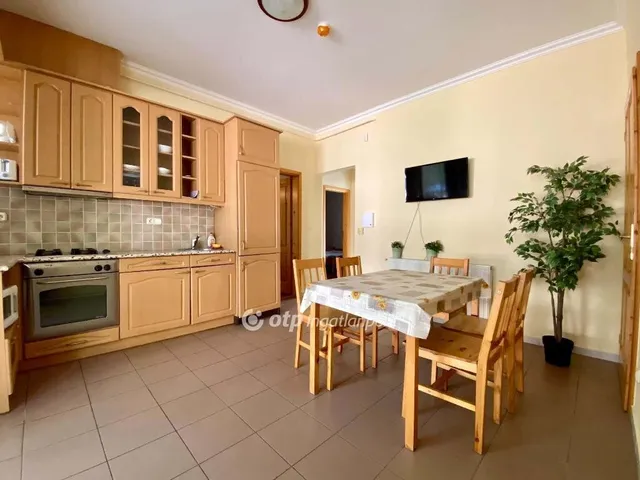 Eladó ház Siófok 217 nm