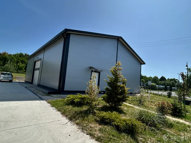 Eladó kereskedelmi és ipari ingatlan Veresegyház, Revetek 350 nm