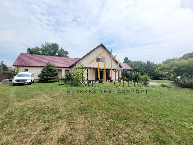 Eladó ház Hajdúbagos 230 nm